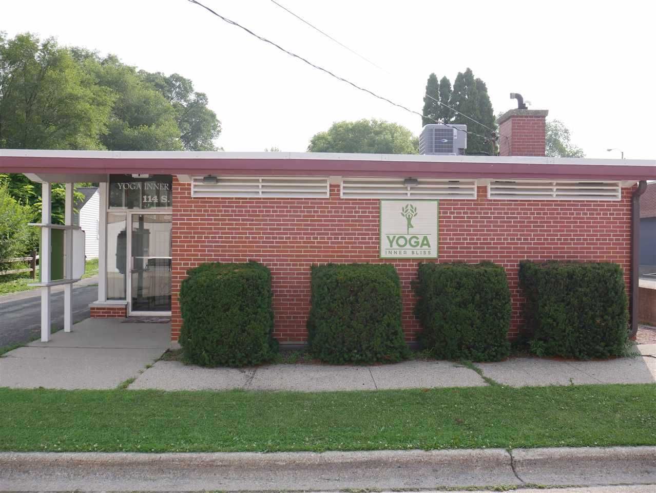 114 S Franklin St, Janesville, WI 53548